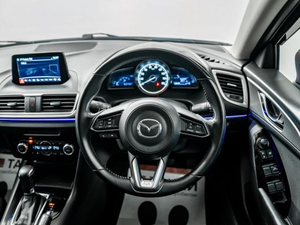 Mazda Axela III Рестайлинг с пробегом 2018 года, цена 1 300 000 рублей, 163731 км, седан, Автокод Объявления