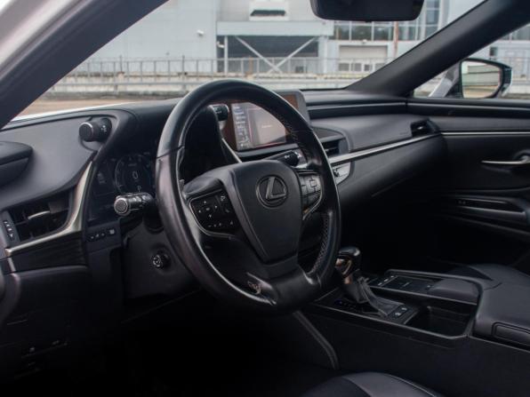 Lexus ES VII с пробегом 2018 года, цена 3 497 000 рублей, 121139 км, седан, Автокод Объявления