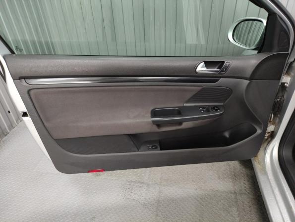 Volkswagen Golf V с пробегом 2008 года, цена 585 000 рублей, 245585 км, хэтчбек, Автокод Объявления