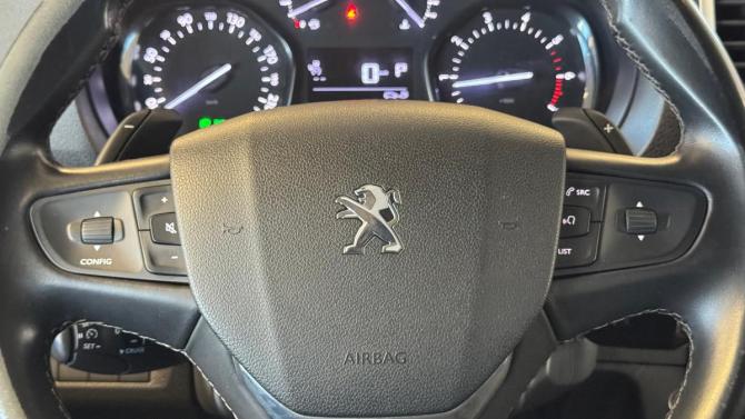 Peugeot Traveller I с пробегом 2018 года, цена 2 330 000 рублей, 181210 км, минивэн, Автокод Объявления