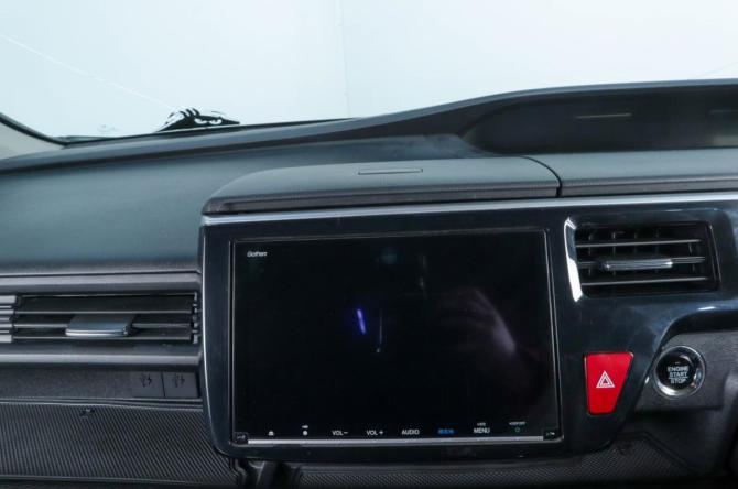 Honda Stepwgn V Рестайлинг с пробегом 2018 года, цена 2 579 000 рублей, 92224 км, минивэн, Автокод Объявления