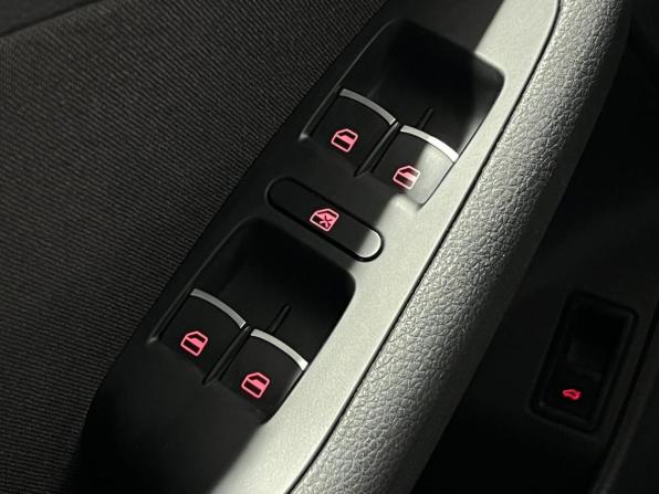 Volkswagen Jetta VI Рестайлинг с пробегом 2015 года, цена 1 098 000 рублей, 162624 км, седан, Автокод Объявления