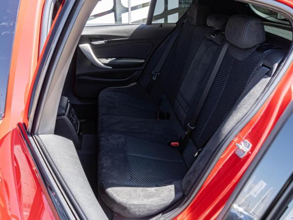 BMW 1 серии II (F20/F21) Рестайлинг 2 с пробегом 2018 года, цена 2 370 000 рублей, 53552 км, хэтчбек, Автокод Объявления