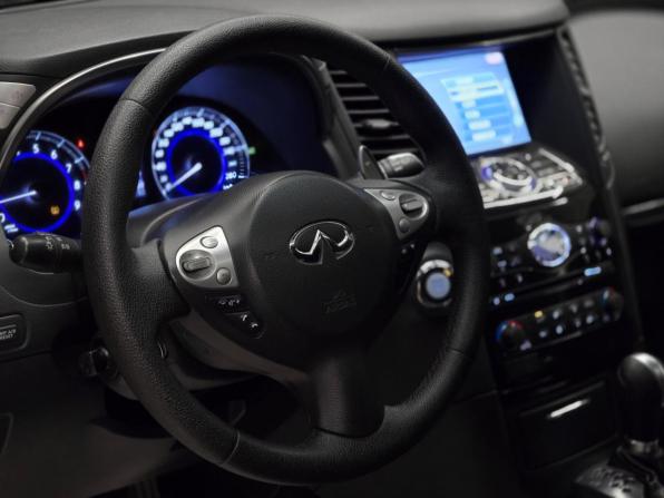 Infiniti QX70 с пробегом 2013 года, цена 1 699 000 рублей, 212000 км, внедорожник, Автокод Объявления