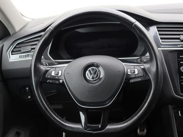 Volkswagen Tiguan II с пробегом 2018 года, цена 2 380 000 рублей, 137138 км, внедорожник, Автокод Объявления