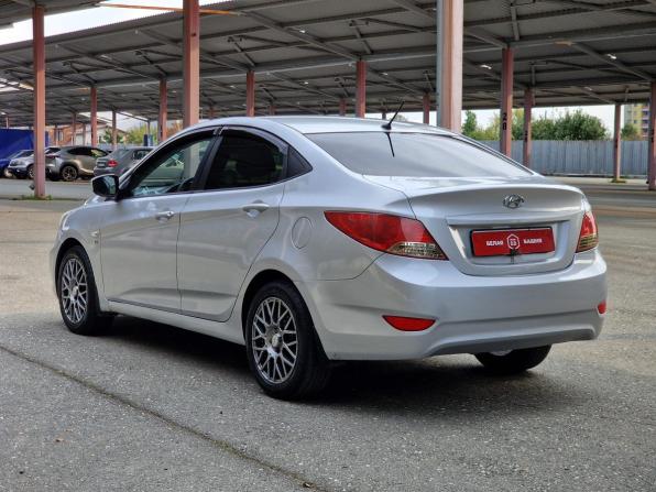 Hyundai Solaris I с пробегом 2013 года, цена 699 900 рублей, 211000 км, седан, Автокод Объявления