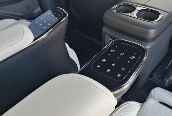 GAC M8 с пробегом 2024 года, цена 3 880 000 рублей, 85702 км, минивэн, Автокод Объявления