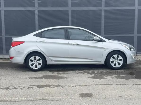 Hyundai Solaris I Рестайлинг с пробегом 2015 года, цена 1 050 000 рублей, 117000 км, седан, Автокод Объявления