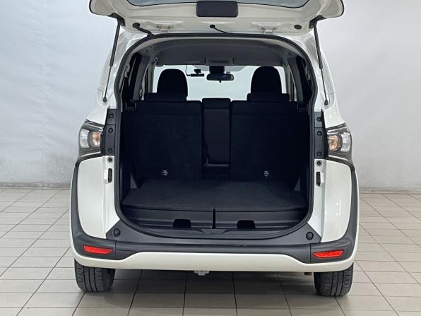 Toyota Sienta II Рестайлинг с пробегом 2019 года, цена 1 470 000 рублей, 122963 км, компактвэн, Автокод Объявления