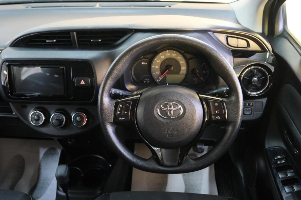 Toyota Vitz III (XP130) Рестайлинг 2 Омск  - изображение 12
