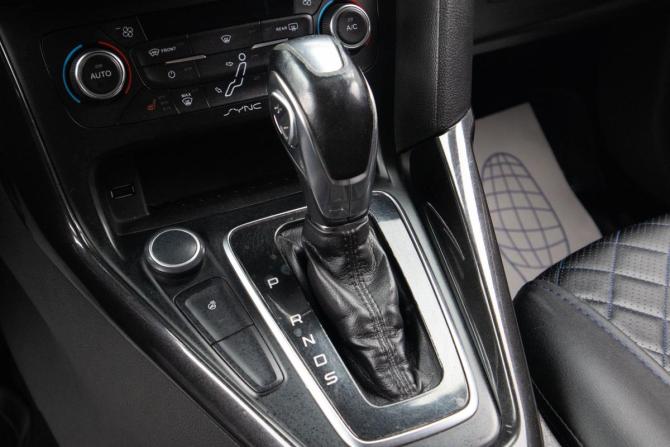 Ford Focus III Рестайлинг с пробегом 2015 года, цена 1 279 000 рублей, 175998 км, хэтчбек, Автокод Объявления