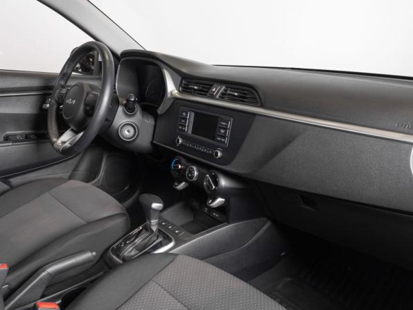 Kia Rio IV Рестайлинг с пробегом 2021 года, цена 1 532 500 рублей, 86962 км, седан, Автокод Объявления