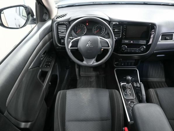 Mitsubishi Outlander III Рестайлинг 2 с пробегом 2017 года, цена 1 799 900 рублей, 136190 км, внедорожник, Автокод Объявления