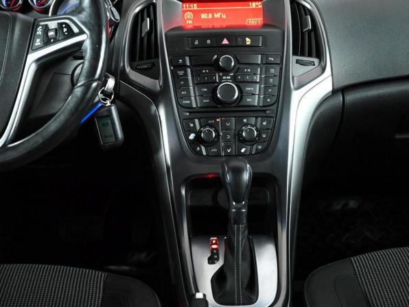 Opel Astra J с пробегом 2011 года, цена 750 000 рублей, 160313 км, хэтчбек, Автокод Объявления
