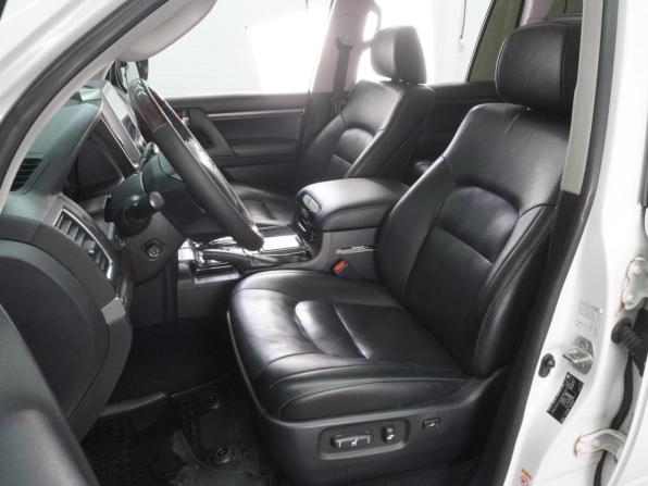 Toyota Land Cruiser 200 Series Рестайлинг 2 с пробегом 2015 года, цена 4 999 000 рублей, 145219 км, внедорожник, Автокод Объявления