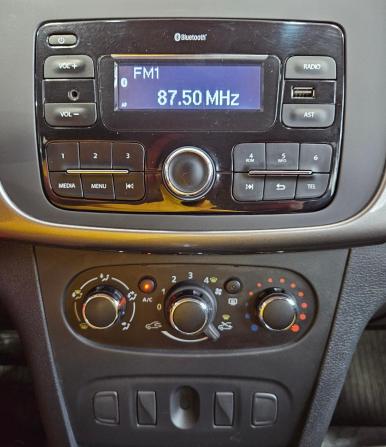 Renault Logan II Рестайлинг с пробегом 2022 года, цена 999 000 рублей, 98812 км, седан, Автокод Объявления