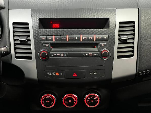 Mitsubishi Outlander II Рестайлинг с пробегом 2011 года, цена 965 000 рублей, 256000 км, внедорожник, Автокод Объявления