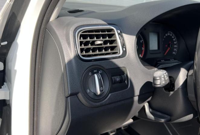 Volkswagen Polo V Рестайлинг с пробегом 2018 года, цена 1 025 000 рублей, 122707 км, седан, Автокод Объявления
