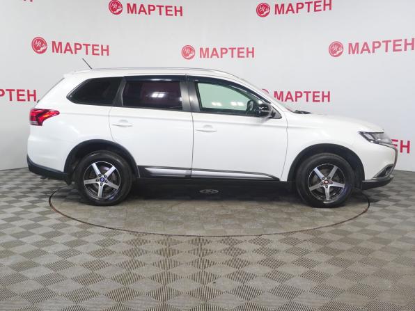 Mitsubishi Outlander III Рестайлинг 2 с пробегом 2015 года, цена 1 483 000 рублей, 251791 км, внедорожник, Автокод Объявления