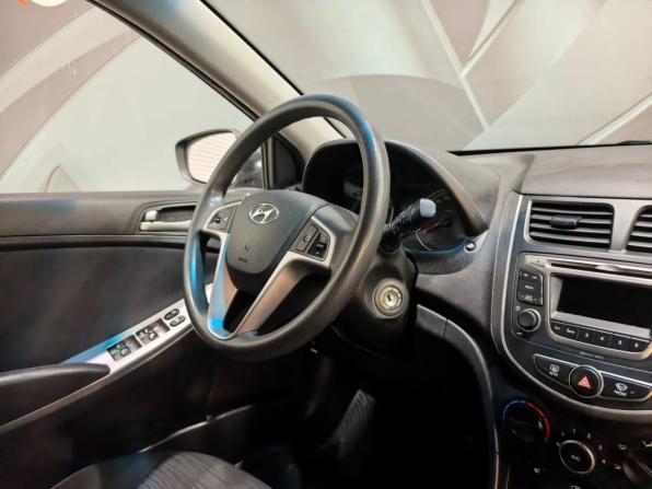 Hyundai Solaris I Рестайлинг с пробегом 2016 года, цена 790 000 рублей, 126500 км, хэтчбек, Автокод Объявления