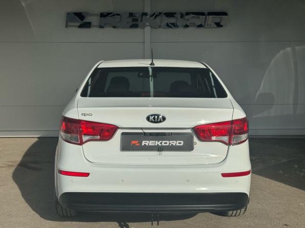 Kia Rio III Рестайлинг с пробегом 2015 года, цена 919 000 рублей, 136128 км, седан, Автокод Объявления