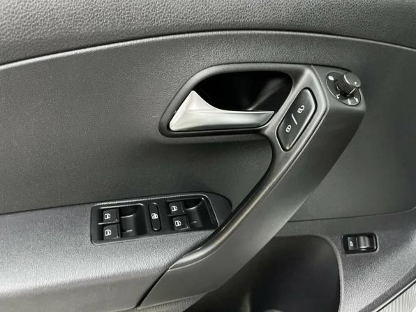 Volkswagen Polo V Рестайлинг с пробегом 2019 года, цена 1 177 187 рублей, 143803 км, седан, Автокод Объявления