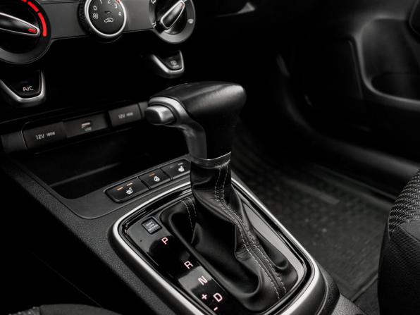 Kia Rio IV Рестайлинг с пробегом 2021 года, цена 1 615 000 рублей, 77500 км, седан, Автокод Объявления