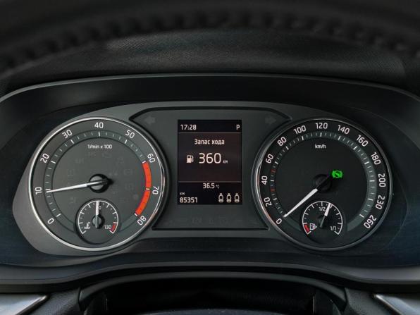Skoda Octavia IV (A8) с пробегом 2021 года, цена 1 915 000 рублей, 85351 км, лифтбек, Автокод Объявления