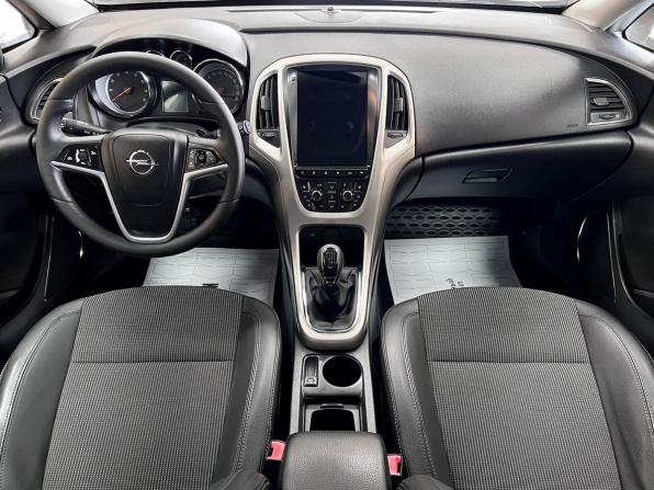 Opel Astra J с пробегом 2011 года, цена 695 000 рублей, 240000 км, хэтчбек, Автокод Объявления