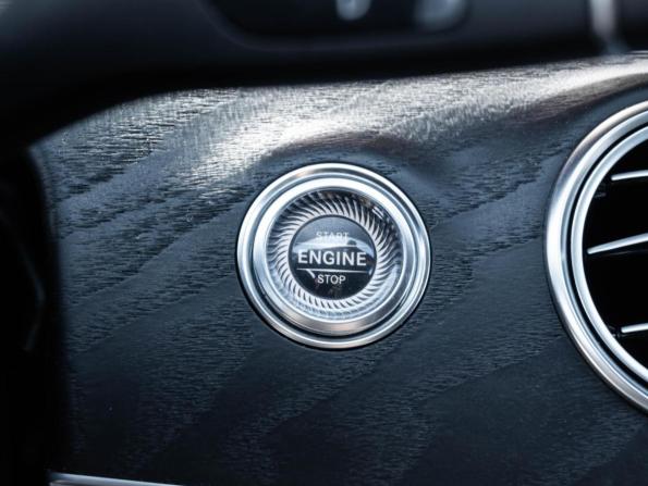 Mercedes-Benz E-Класс V (W213 S213 C238) с пробегом 2019 года, цена 4 350 000 рублей, 28411 км, седан, Автокод Объявления