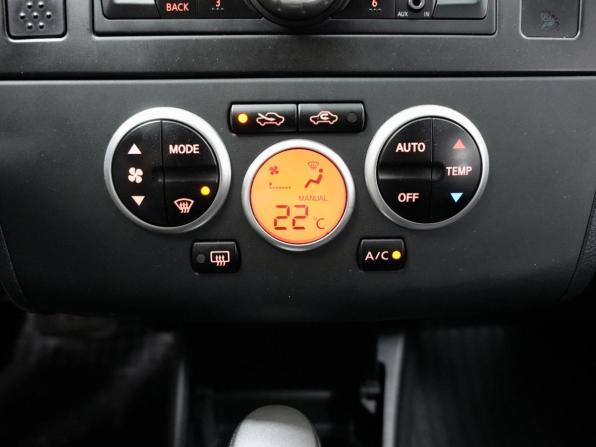 Nissan Tiida I Рестайлинг с пробегом 2011 года, цена 821 000 рублей, 180000 км, хэтчбек, Автокод Объявления