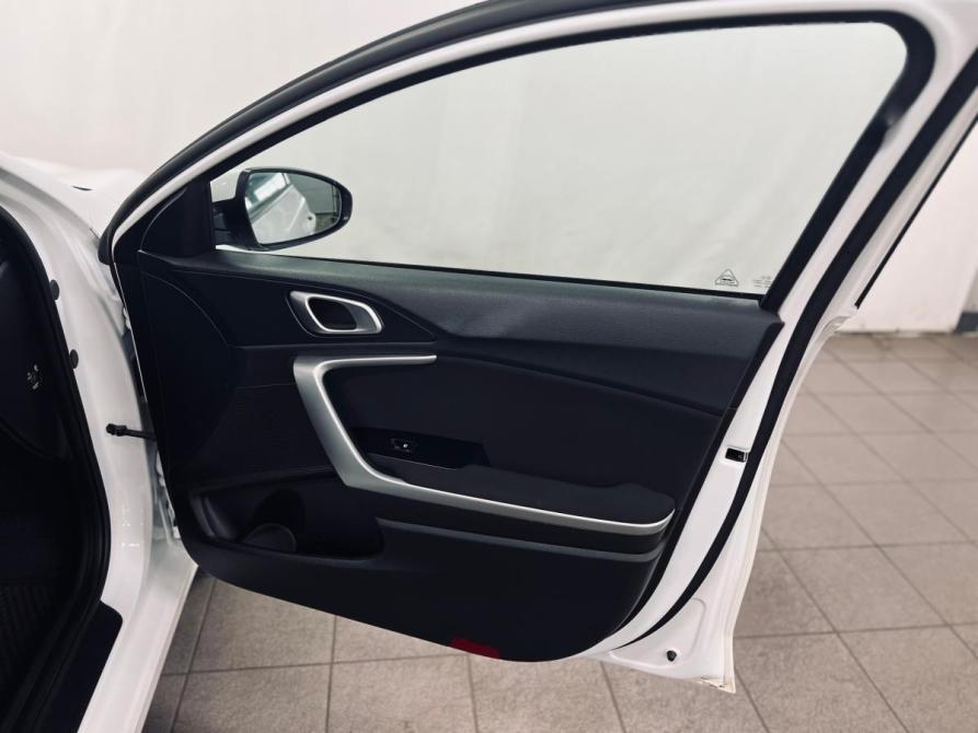 Kia Ceed III Санкт-Петербург  - изображение 12