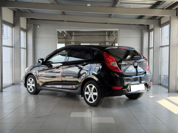 Hyundai Solaris I с пробегом 2013 года, цена 729 000 рублей, 114000 км, хэтчбек, Автокод Объявления