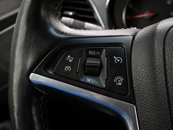 Opel Mokka I с пробегом 2013 года, цена 1 100 000 рублей, 136528 км, внедорожник, Автокод Объявления