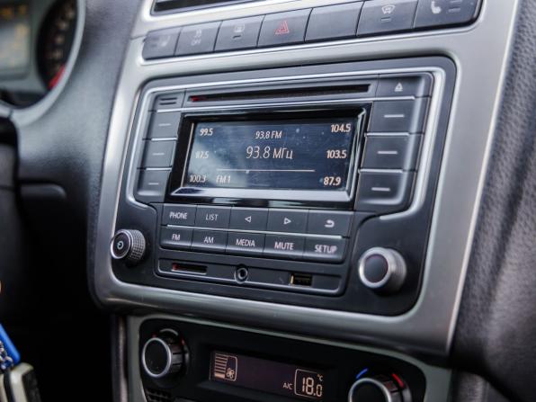 Volkswagen Polo V Рестайлинг с пробегом 2017 года, цена 1 078 000 рублей, 191352 км, седан, Автокод Объявления