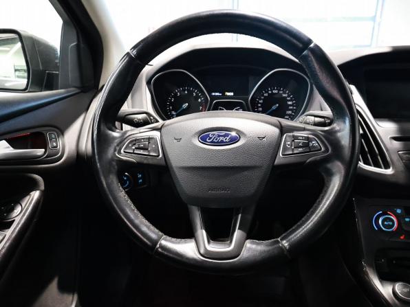 Ford Focus III Рестайлинг с пробегом 2017 года, цена 1 290 000 рублей, 91046 км, универсал, Автокод Объявления