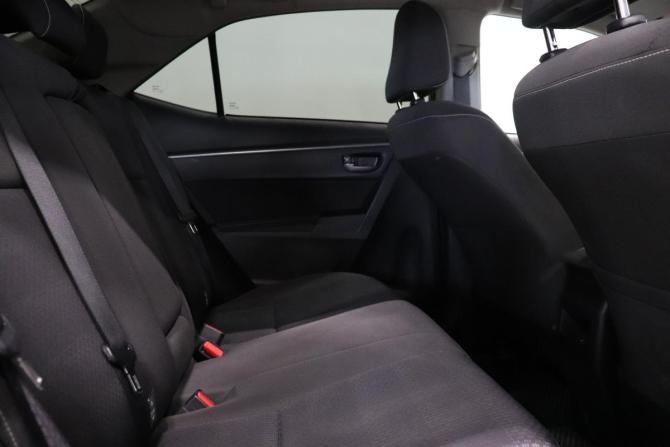 Toyota Corolla XI (E160 E170 E180) Рестайлинг 1 с пробегом 2018 года, цена 1 655 000 рублей, 139000 км, седан, Автокод Объявления