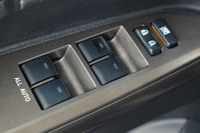 Toyota Land Cruiser 200 Series с пробегом 2011 года, цена 3 429 000 рублей, 202714 км, внедорожник, Автокод Объявления