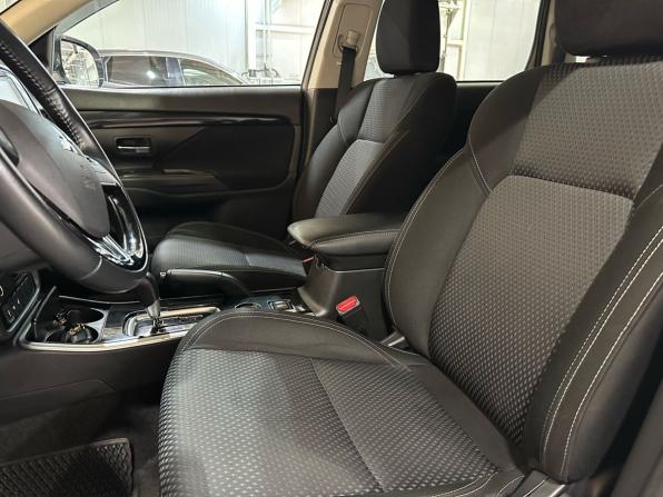 Mitsubishi Outlander III Рестайлинг 3 с пробегом 2021 года, цена 2 349 900 рублей, 83125 км, внедорожник, Автокод Объявления