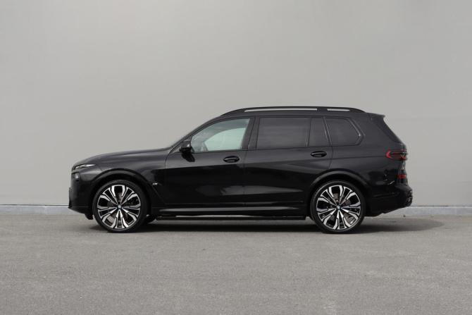 BMW X7 I (G07) Рестайлинг с пробегом 2023 года, цена 15 300 000 рублей, 38722 км, внедорожник, Автокод Объявления