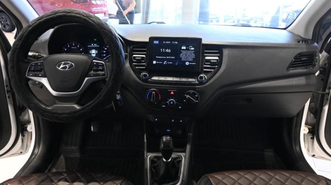 Hyundai Solaris II Рестайлинг с пробегом 2021 года, цена 1 320 000 рублей, 171501 км, седан, Автокод Объявления