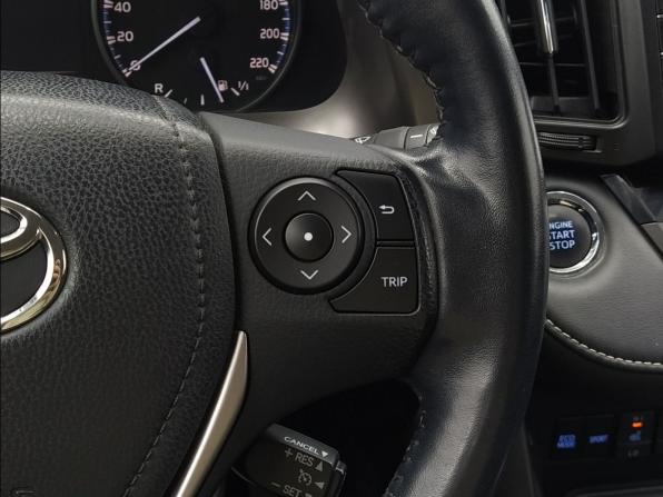 Toyota RAV4 IV (XA40) Рестайлинг с пробегом 2018 года, цена 2 600 000 рублей, 71000 км, внедорожник, Автокод Объявления