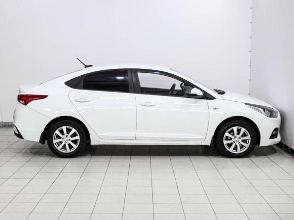 Hyundai Solaris II с пробегом 2019 года, цена 1 489 000 рублей, 76572 км, седан, Автокод Объявления