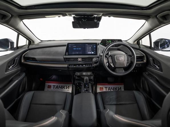 Toyota Prius V (XW60) с пробегом 2023 года, цена 4 360 000 рублей, 13255 км, лифтбек, Автокод Объявления
