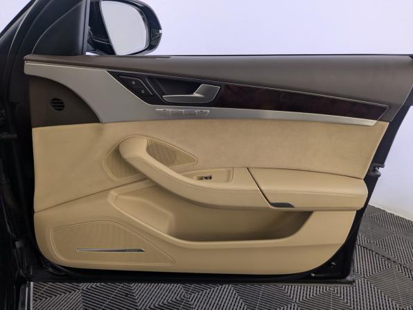 Audi A8 III (D4) Рестайлинг с пробегом 2014 года, цена 2 480 000 рублей, 190078 км, седан, Автокод Объявления
