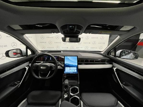 Geely Atlas II с пробегом 2023 года, цена 3 052 700 рублей, 2896 км, внедорожник, Автокод Объявления
