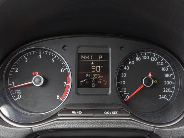 Volkswagen Polo V Рестайлинг с пробегом 2017 года, цена 1 261 000 рублей, 141366 км, седан, Автокод Объявления