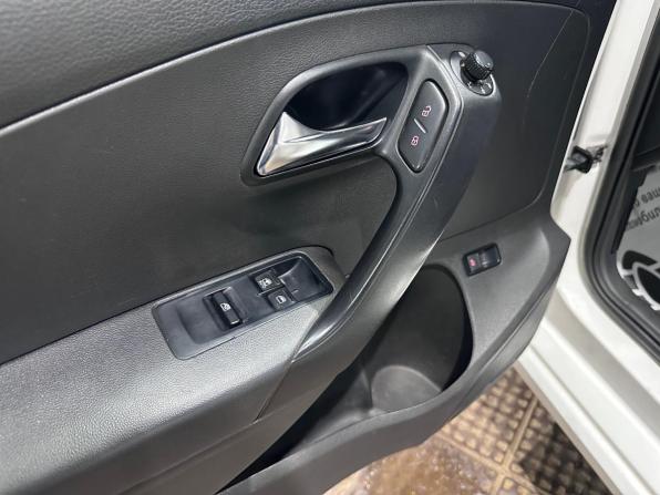 Volkswagen Polo V с пробегом 2011 года, цена 735 000 рублей, 136337 км, седан, Автокод Объявления