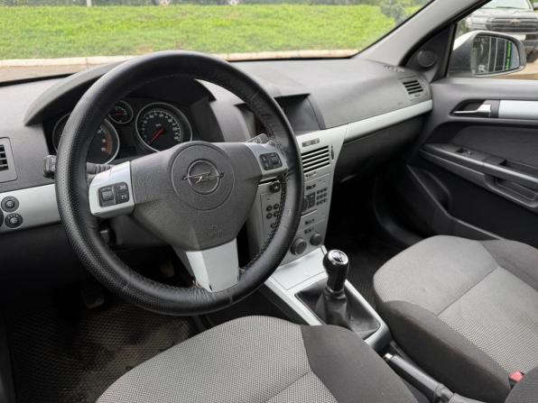 Opel Astra H Рестайлинг с пробегом 2012 года, цена 480 000 рублей, 242057 км, седан, Автокод Объявления