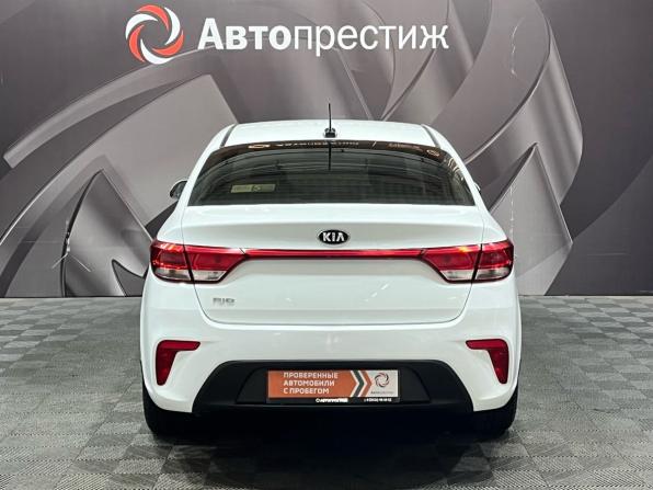 Kia Rio IV с пробегом 2017 года, цена 1 215 000 рублей, 64000 км, седан, Автокод Объявления